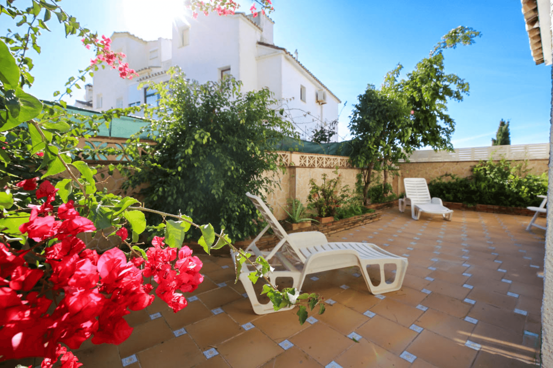 Charmig fyra sovrum Semi-Detached House nära stranden i Calypso, Mijas Costa
