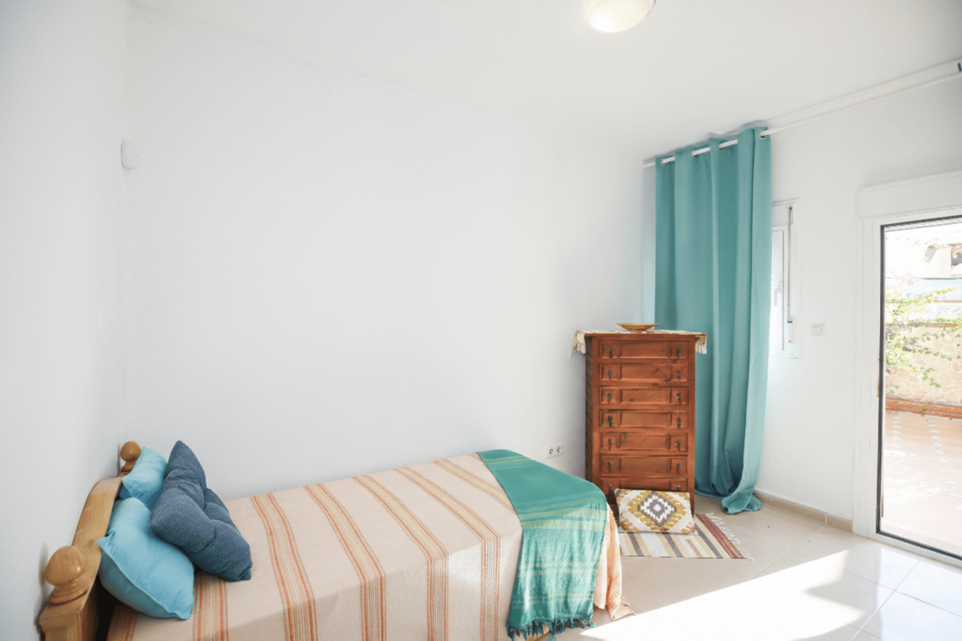Charmig fyra sovrum Semi-Detached House nära stranden i Calypso, Mijas Costa