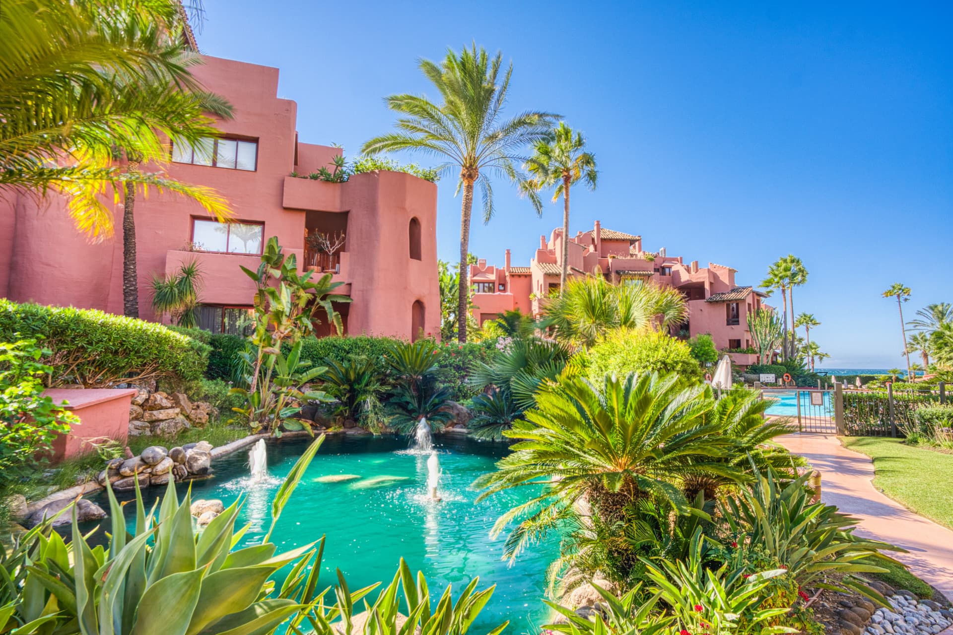 Fantastic south west facing three-bedroom duplex penthouse located in the prestigious gated beachfront community of Menara Beach, Estepona