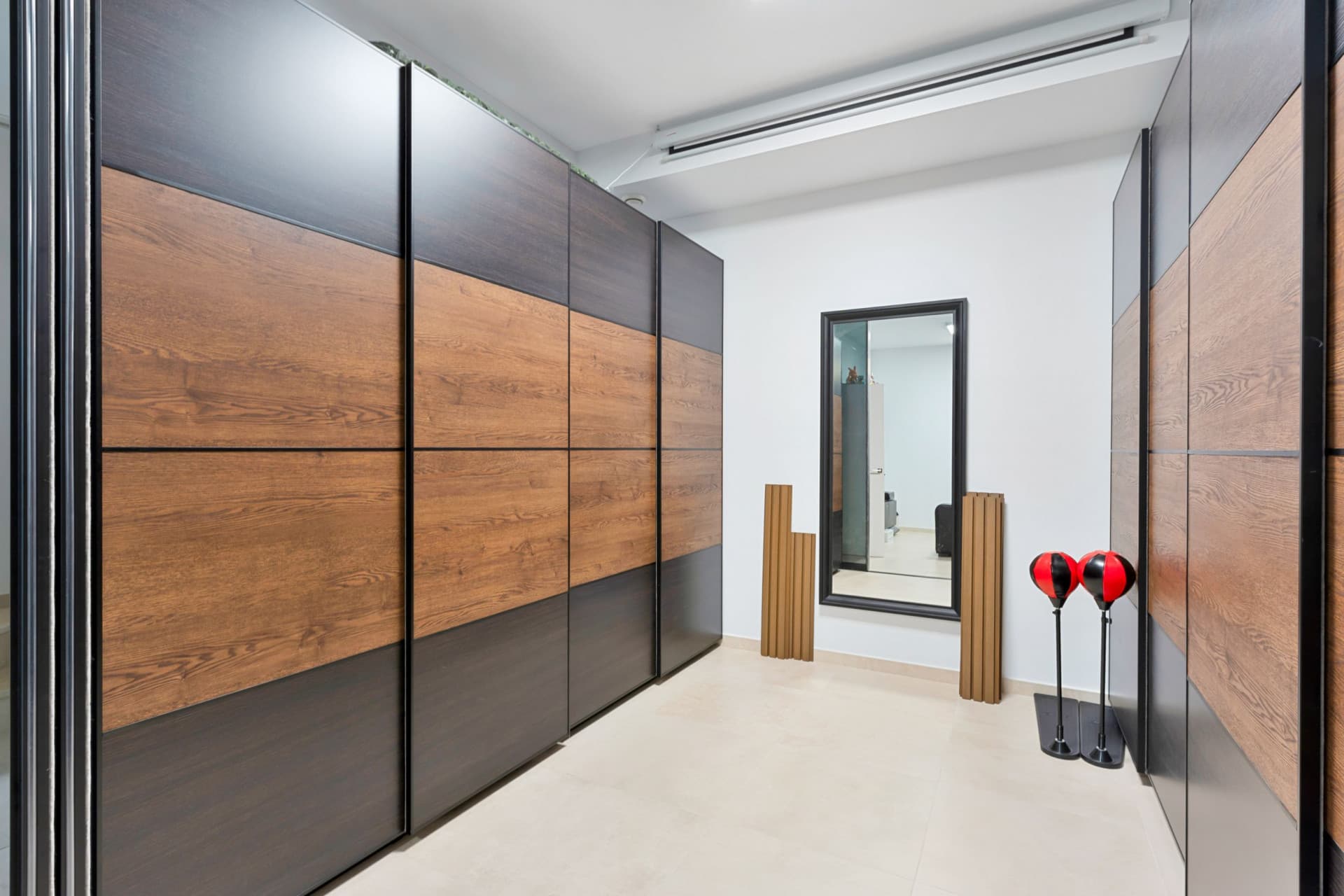 Fantastisk fyra sovrum radhus ligger i den gated community av El Romeral de Calahonda, Mijas Costa