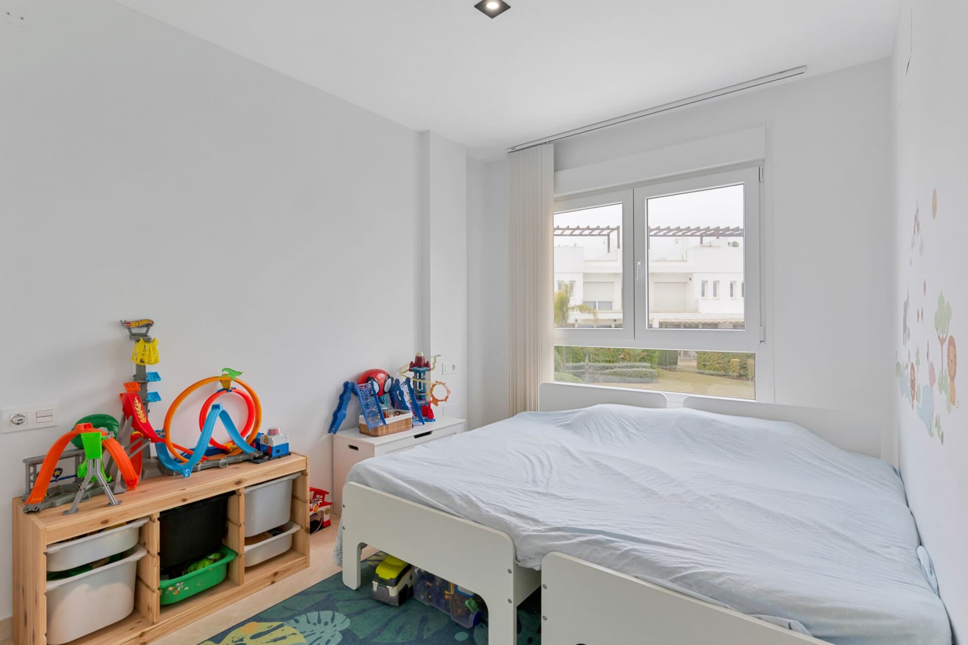 Fantastisk fyra sovrum radhus ligger i den gated community av El Romeral de Calahonda, Mijas Costa