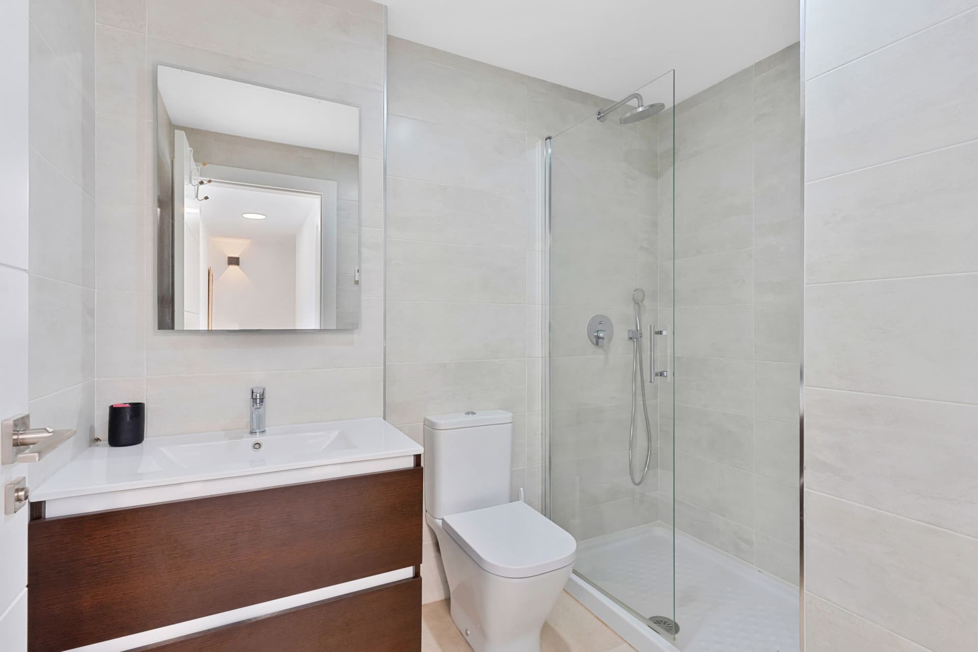Fantastisk fyra sovrum radhus ligger i den gated community av El Romeral de Calahonda, Mijas Costa