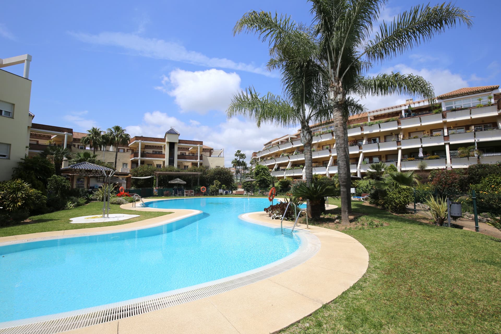 Reform opportunity - Large two bedroom, ground floor garden apartment located in Riviera del Sol, Mijas