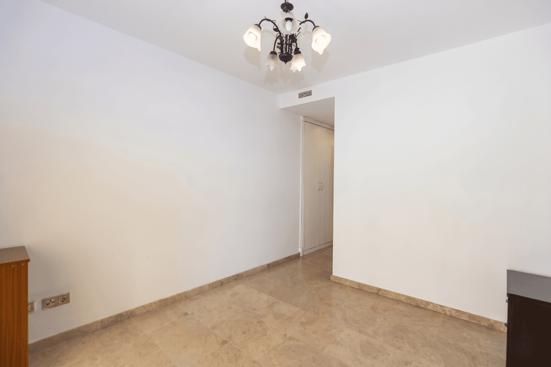 Reform opportunity - Large two bedroom, ground floor garden apartment located in Riviera del Sol, Mijas