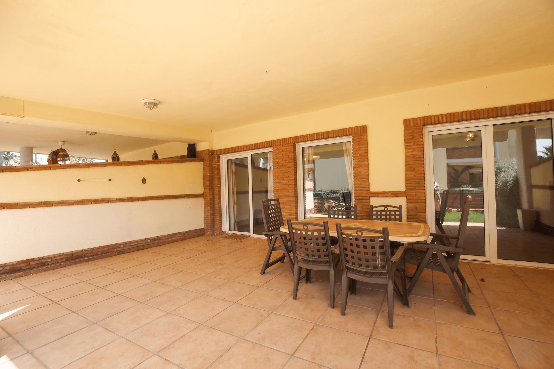 Reform opportunity - Large two bedroom, ground floor garden apartment located in Riviera del Sol, Mijas