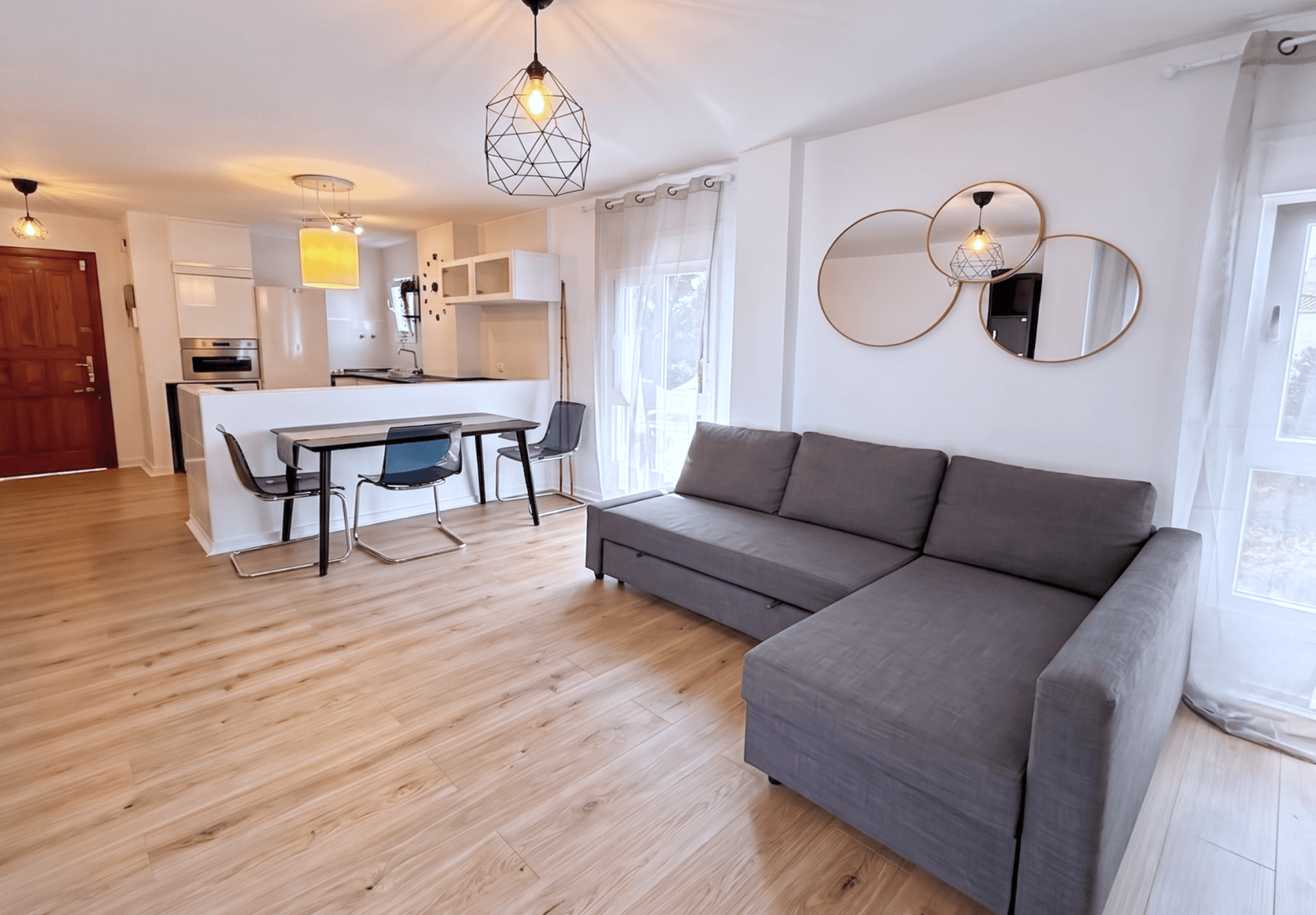 Beautifully reformed, south east facing three bedroom penthouse located in the sought-after gated community Parque Elviria, Marbella