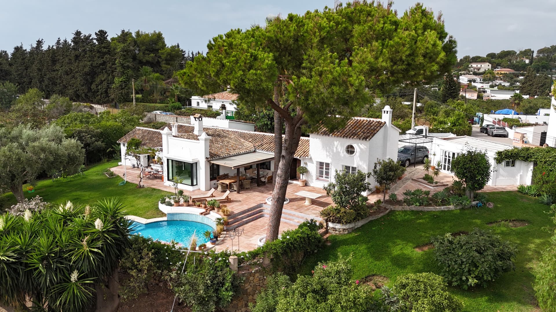 Beautiful south facing, three bedroom country villa, located in Guadalmina Alta, Marbella
