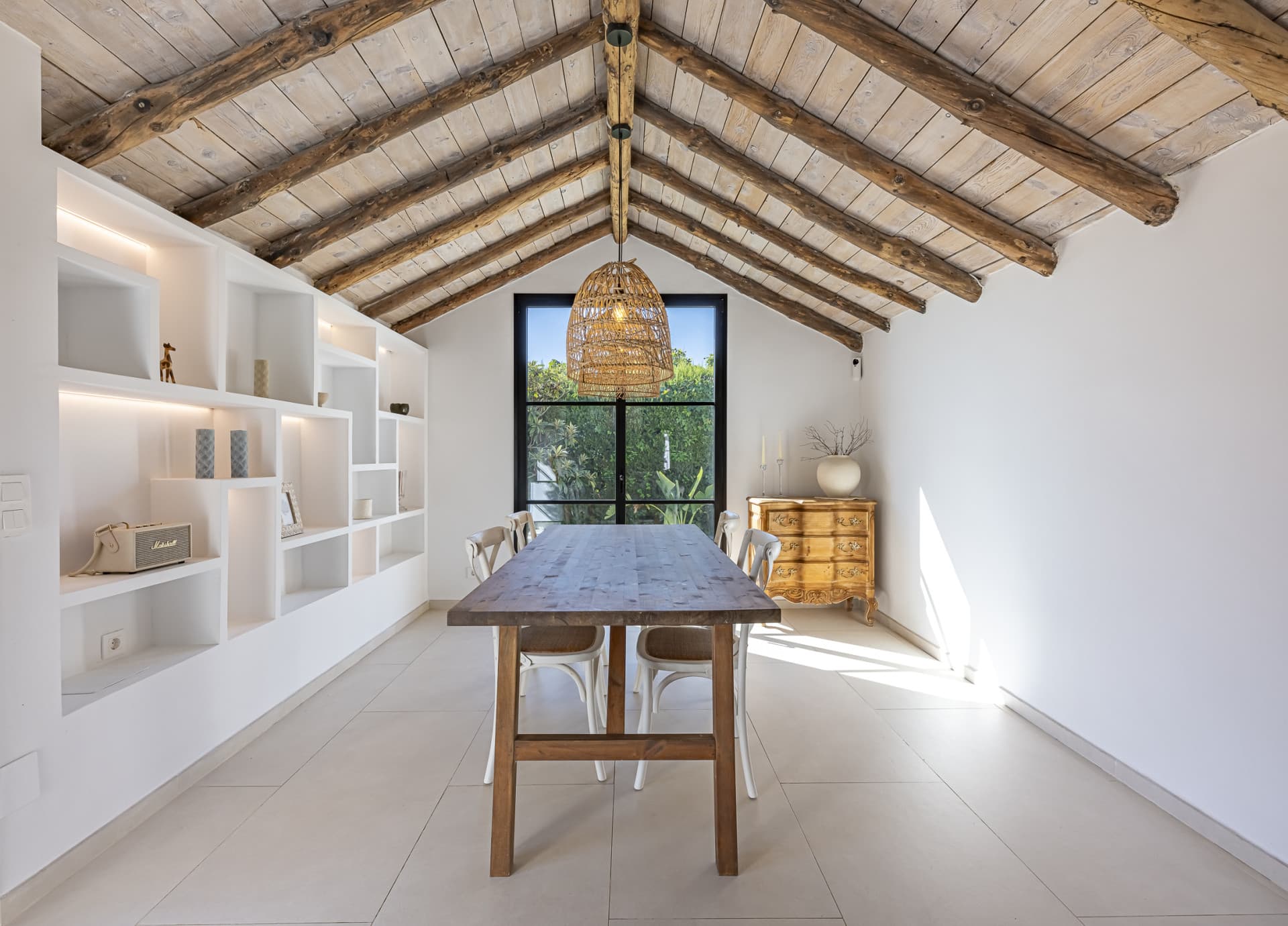 Beautiful south facing, three bedroom country villa, located in Guadalmina Alta, Marbella