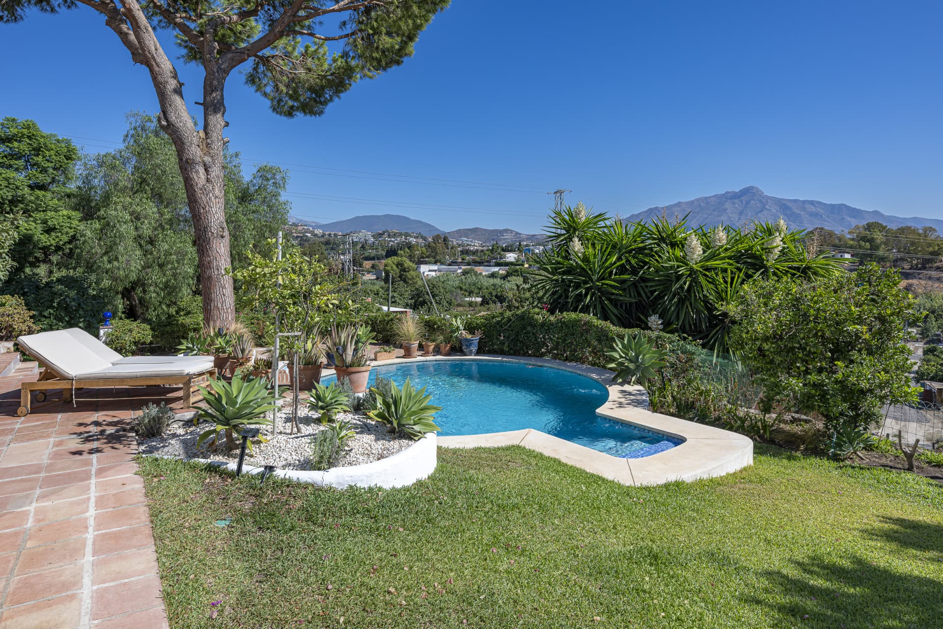 Beautiful south facing, three bedroom country villa, located in Guadalmina Alta, Marbella
