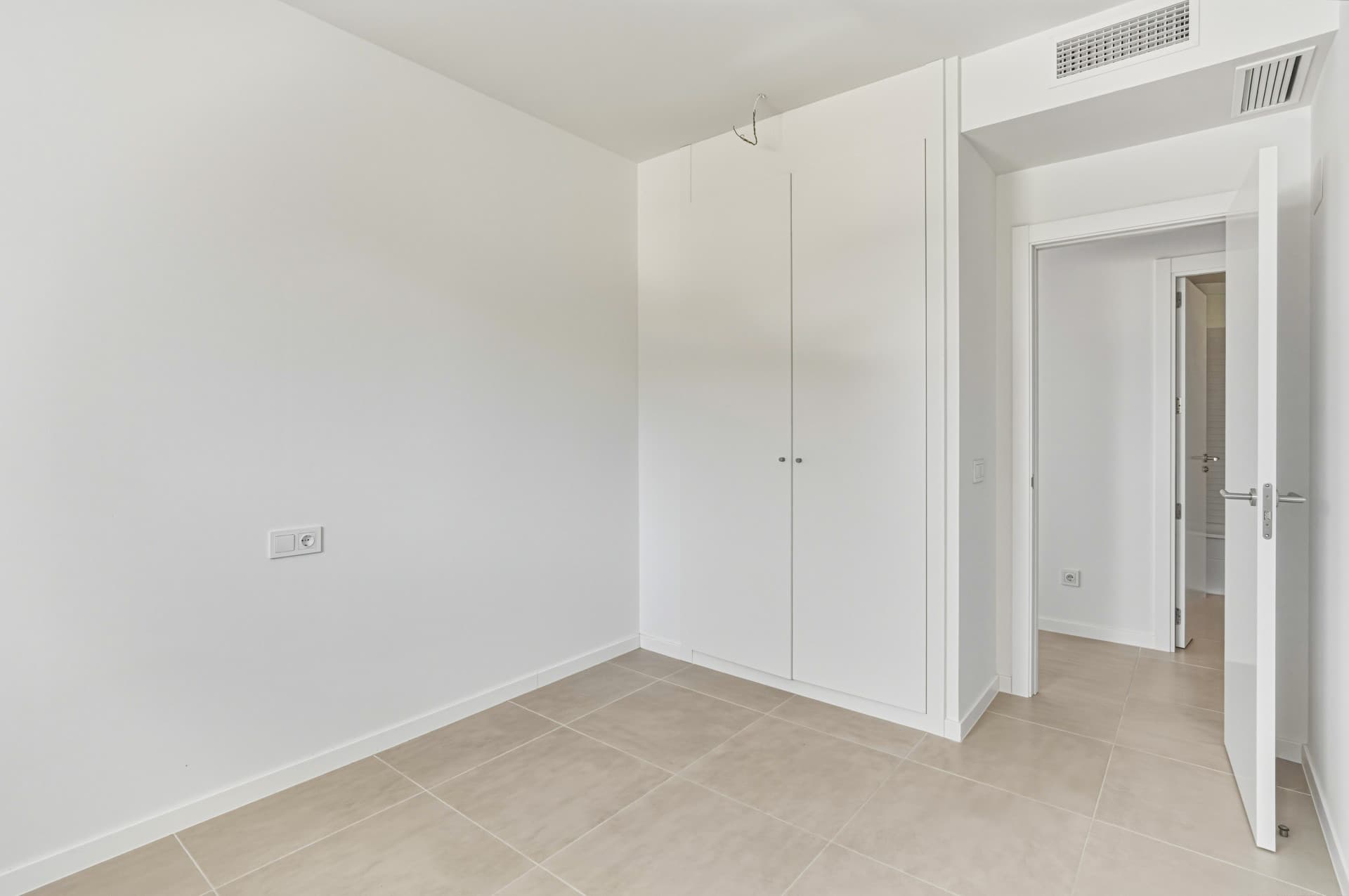 Brand new southwest facing two bedroom apartment located in the sought-after gated community Acqua Gardens, Estepona