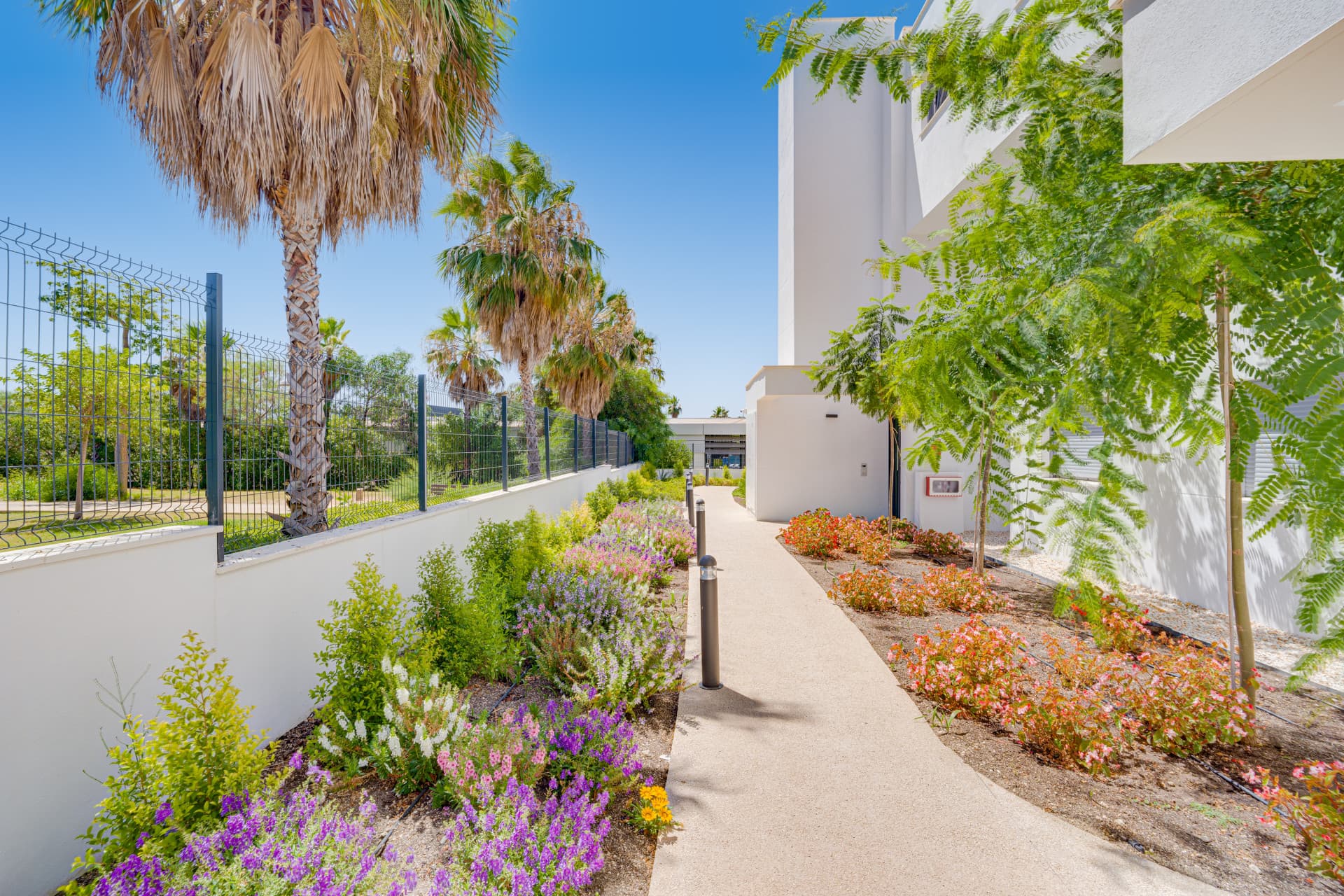 Brand new southwest facing two bedroom apartment located in the sought-after gated community Acqua Gardens, Estepona