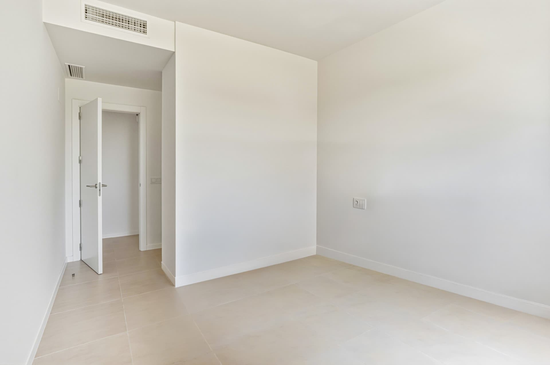 Brand new southwest facing two bedroom apartment located in the sought-after gated community Acqua Gardens, Estepona