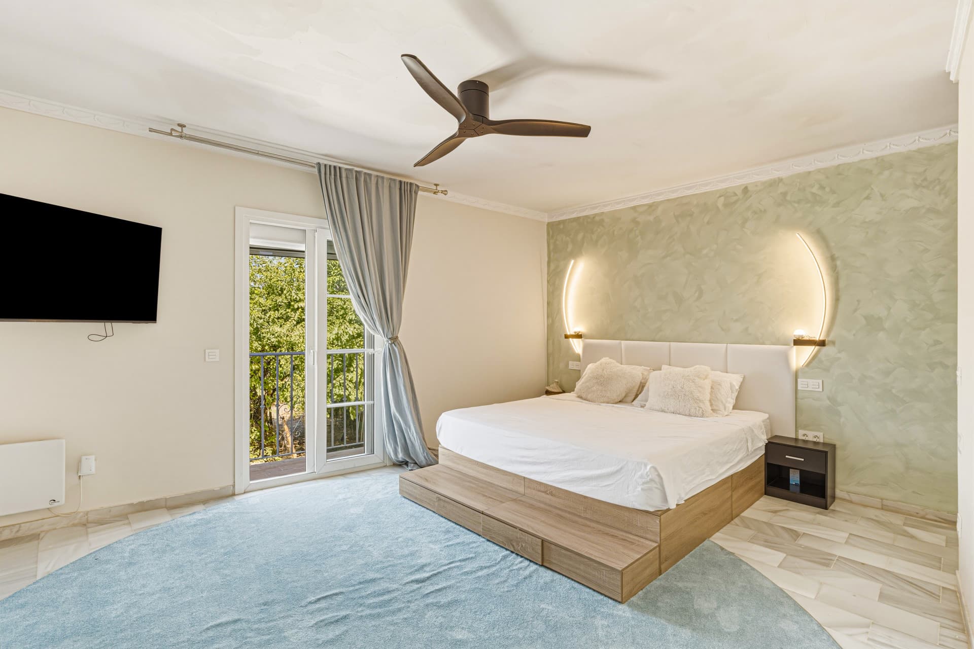 Unique five bedroom townhouse with rooftop terrace & excellent rental potential in Cancelada, Estepona