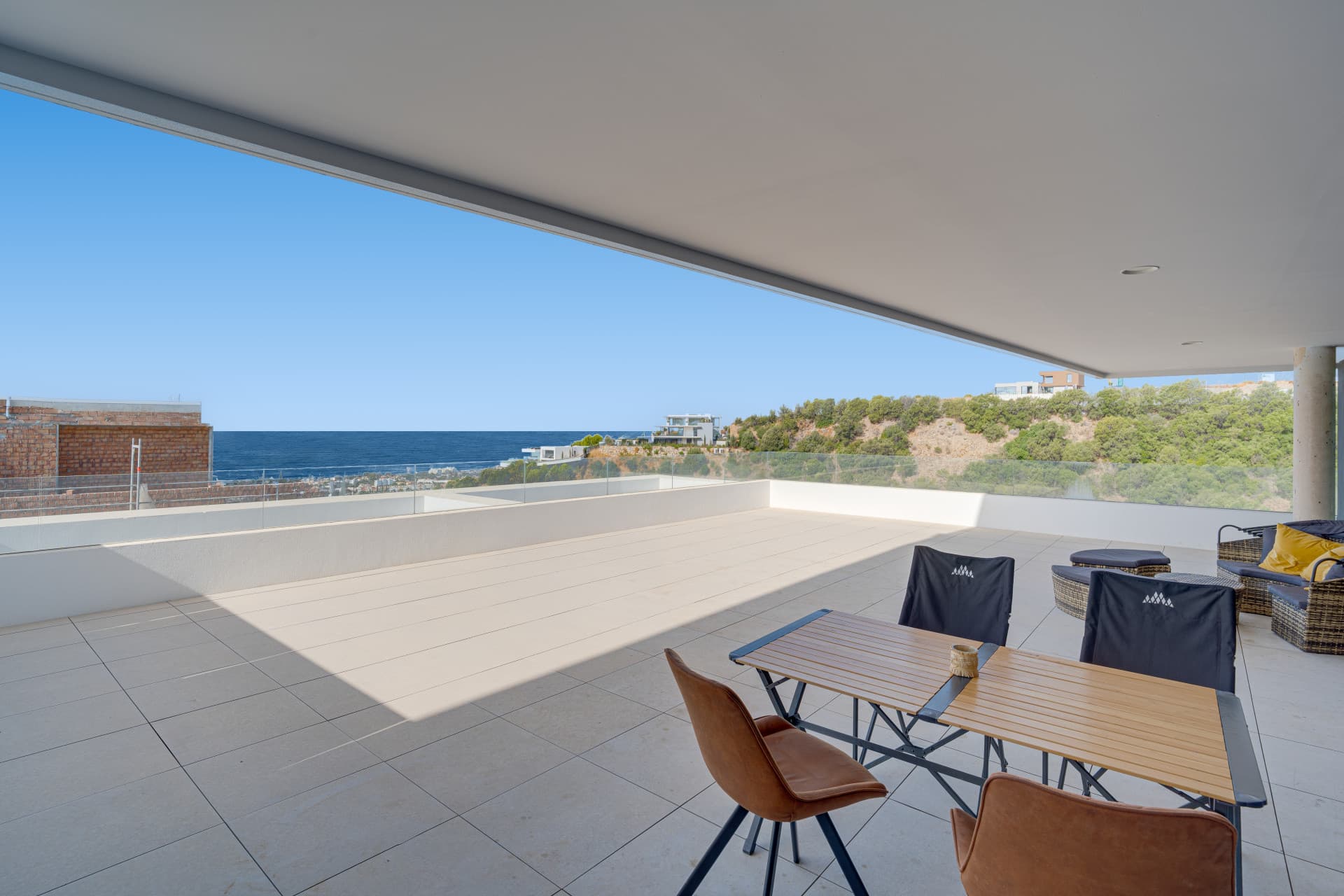 Brand-new, three bedroom apartment in the sought-after gated community of Medblue, in Altos de los Monteros