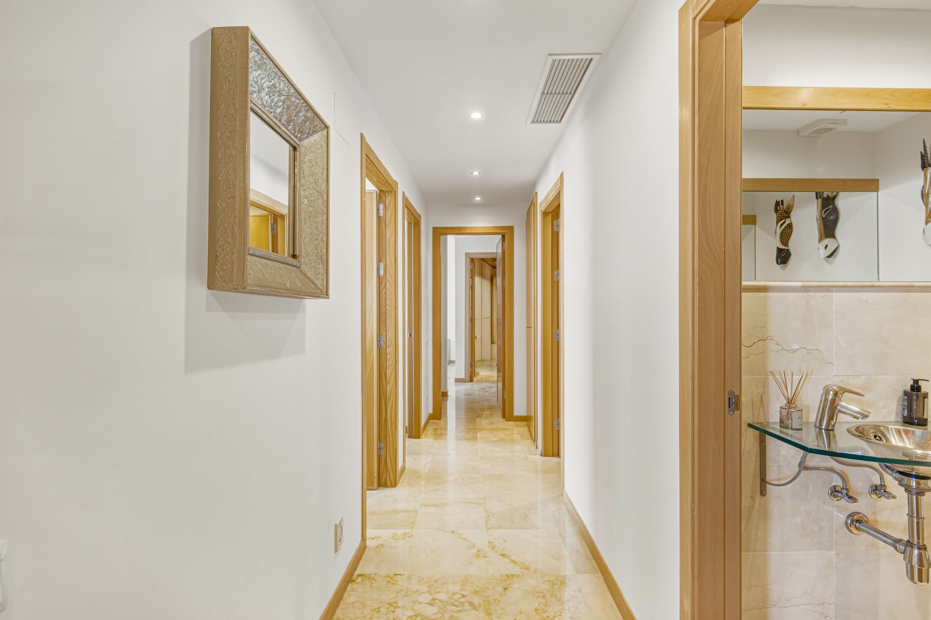 Bright and spacious elevated ground floor apartment in the sought-after gated community of Lomas de Los Monteros, Marbella