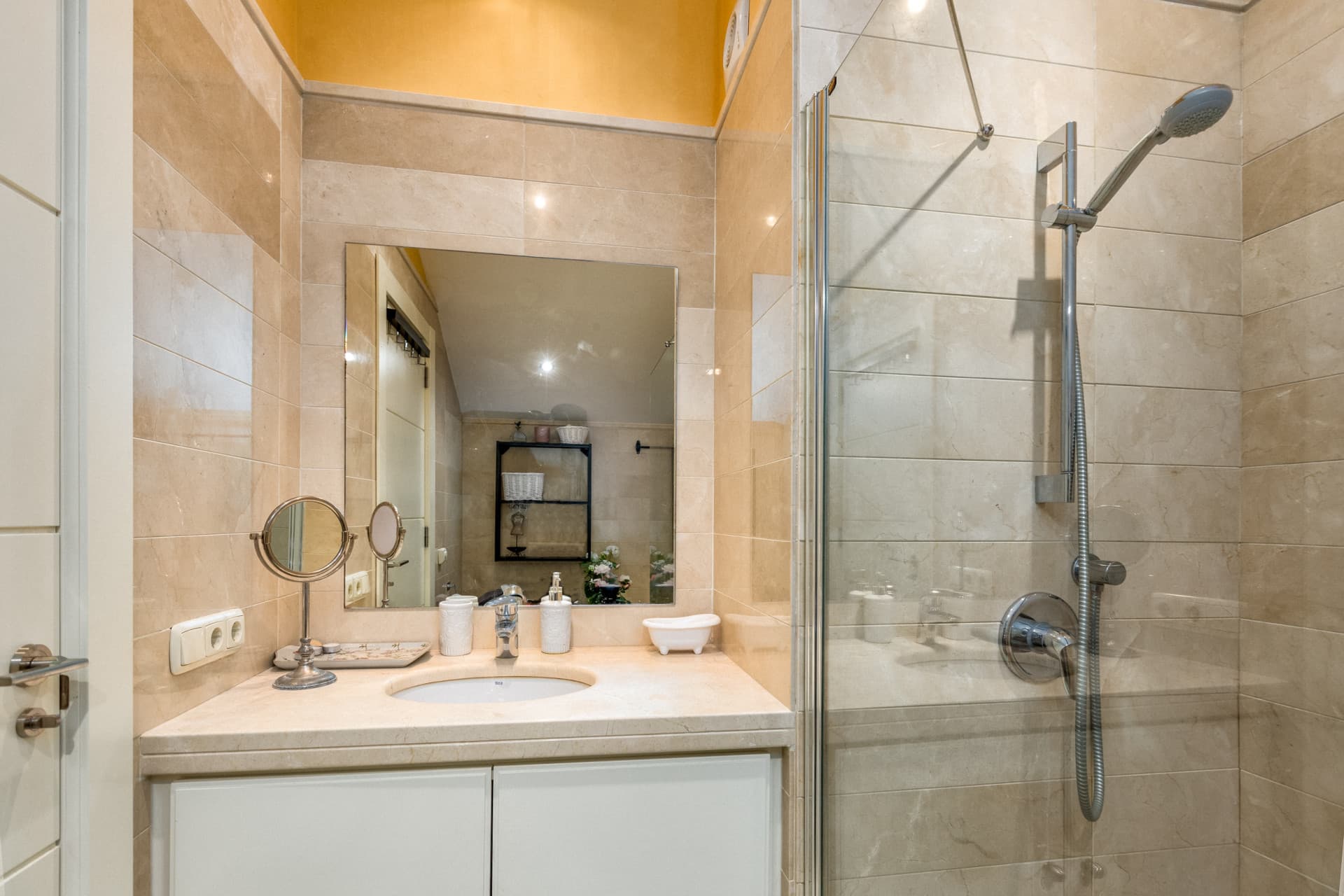 Elegant north east facing, three bedroom townhouse located in La Cala Golf, Mijas