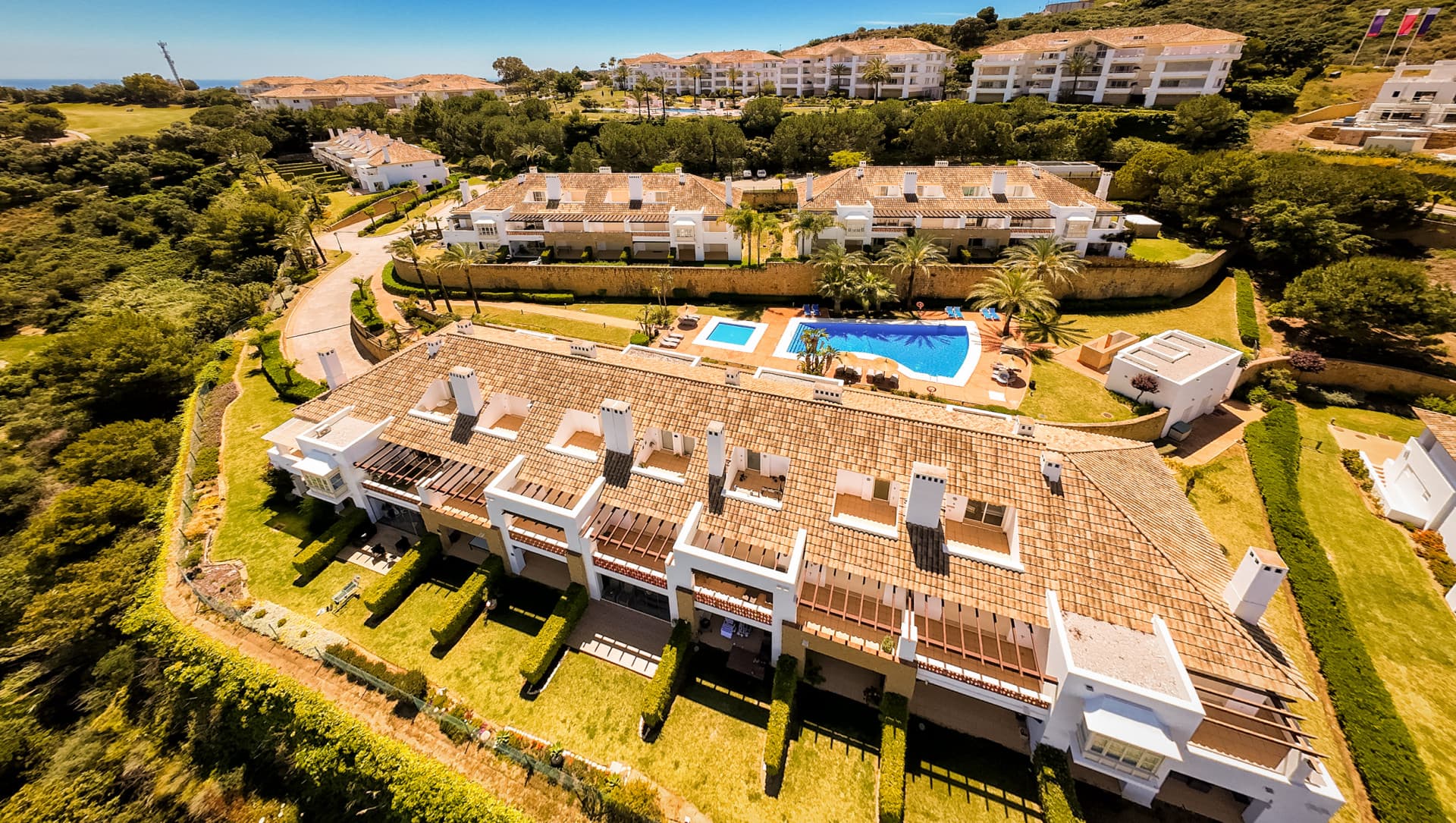 Elegant nordöstra ansiktet, tre sovrum radhus ligger i La Cala Golf, Mijas