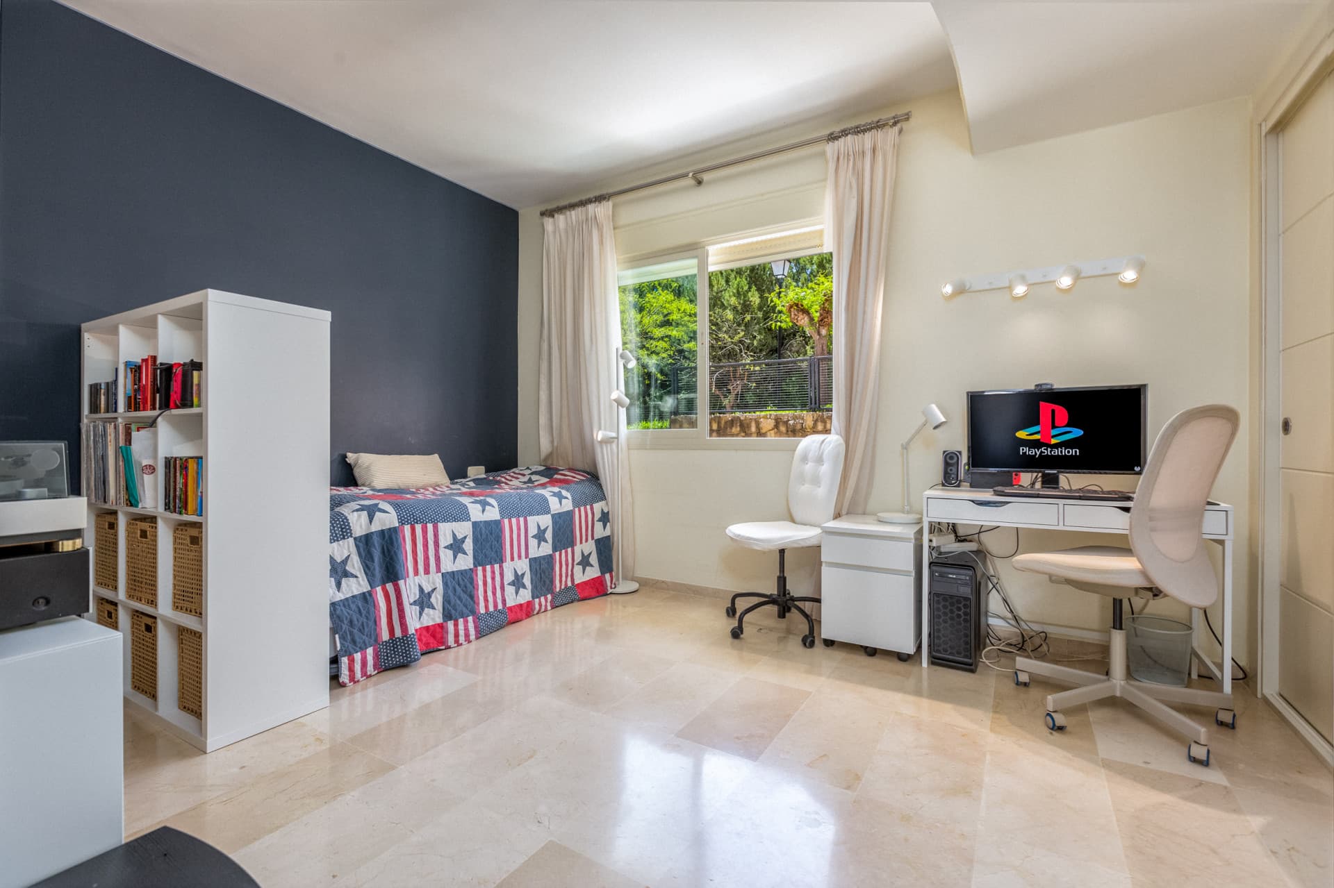 Elegant north east facing, three bedroom townhouse located in La Cala Golf, Mijas