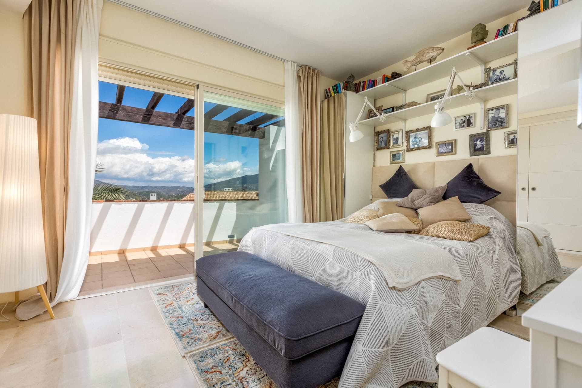 Elegant north east facing, three bedroom townhouse located in La Cala Golf, Mijas