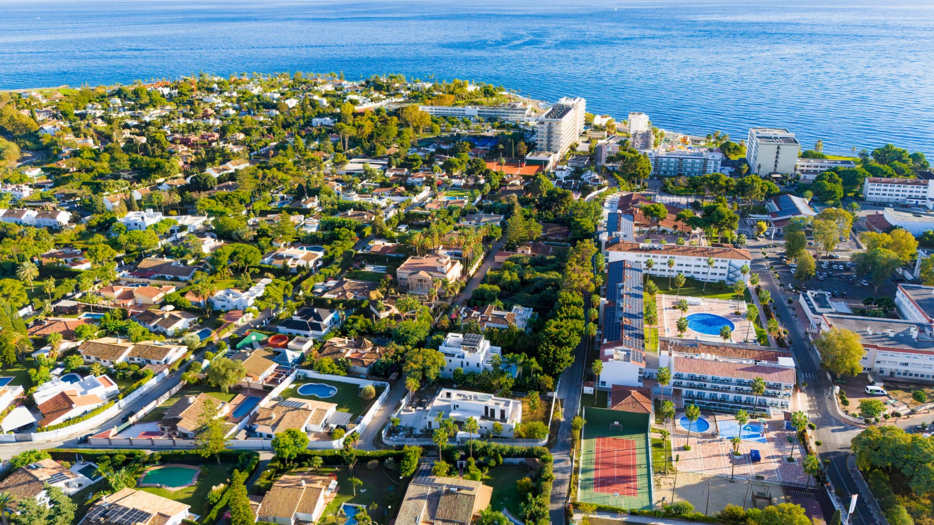 Villa Maya – a magnificent four-bedroom modern beachside villa, currently under construction on the cusp of Guadalmina Baja