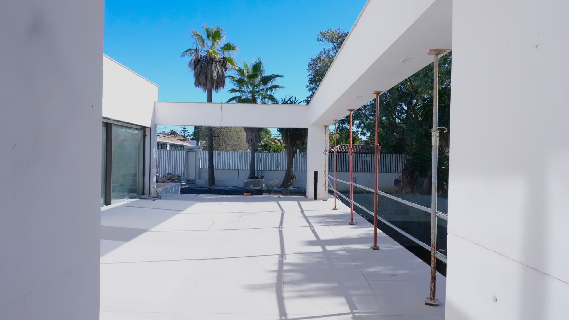 Villa Maya – a magnificent four-bedroom modern beachside villa, currently under construction on the cusp of Guadalmina Baja