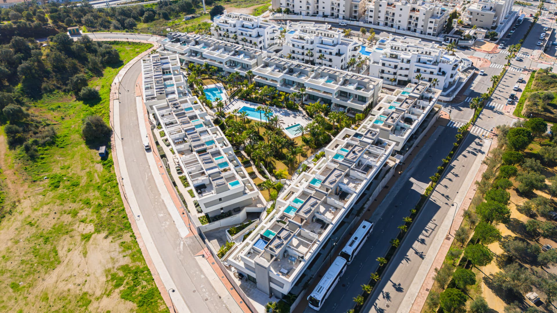 Exceptionell fyra sovrum radhus beläget i en exklusiv gated community i La Cala De Mijas