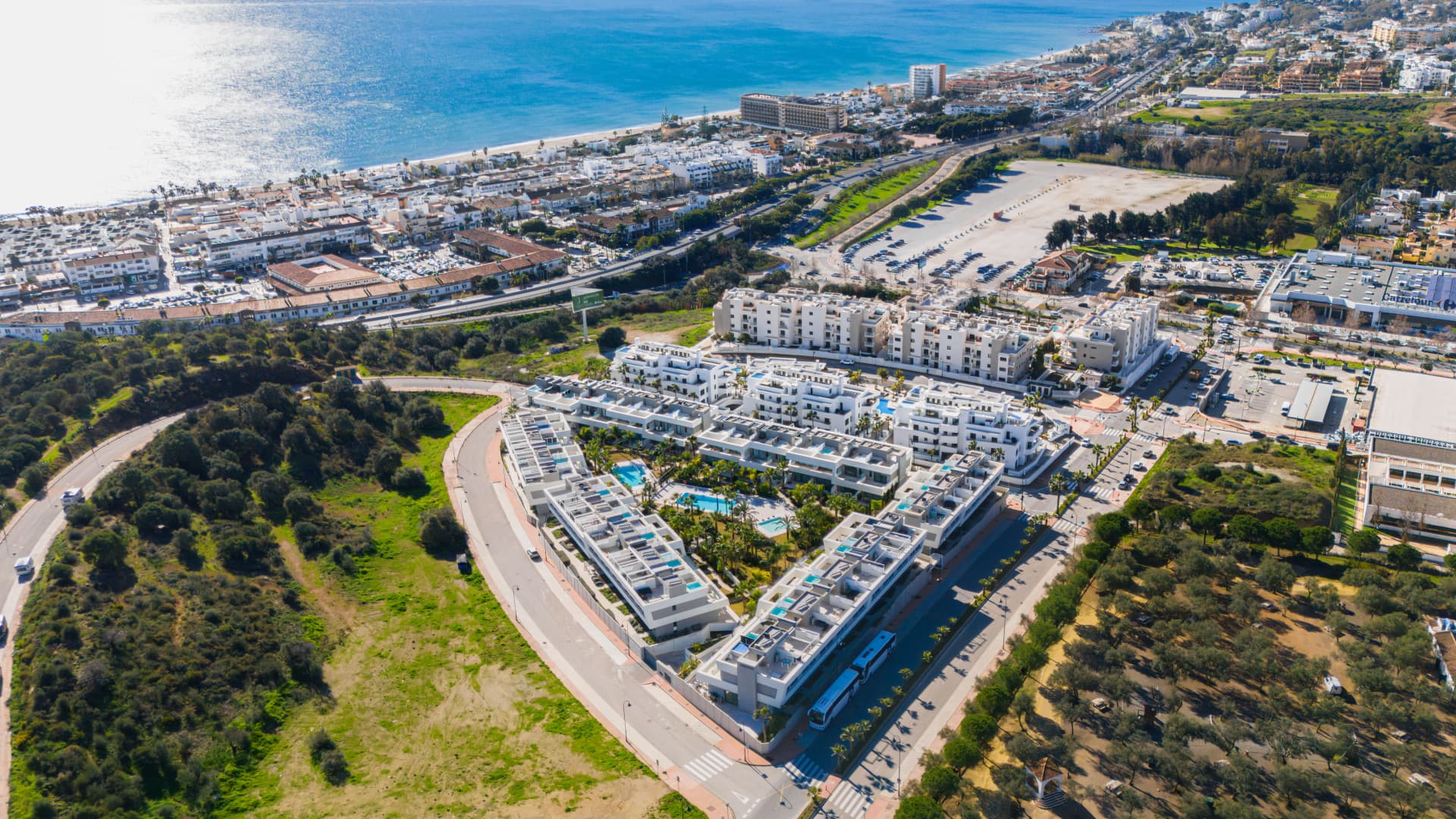 Exceptionell fyra sovrum radhus beläget i en exklusiv gated community i La Cala De Mijas