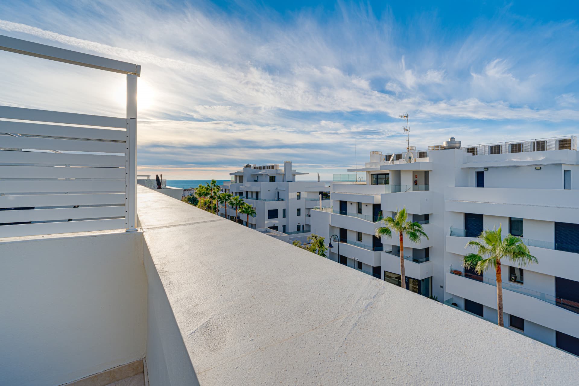 Exceptionell fyra sovrum radhus beläget i en exklusiv gated community i La Cala De Mijas