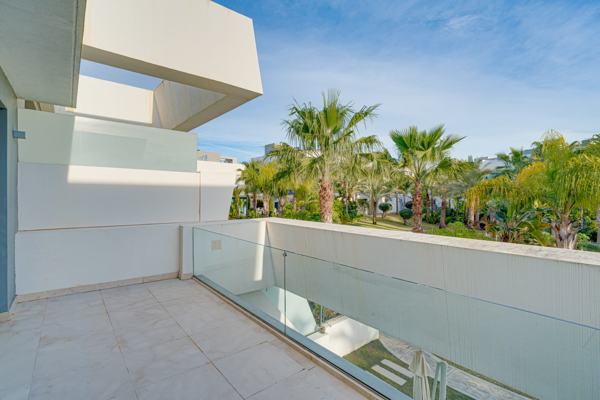 Exceptionell fyra sovrum radhus beläget i en exklusiv gated community i La Cala De Mijas
