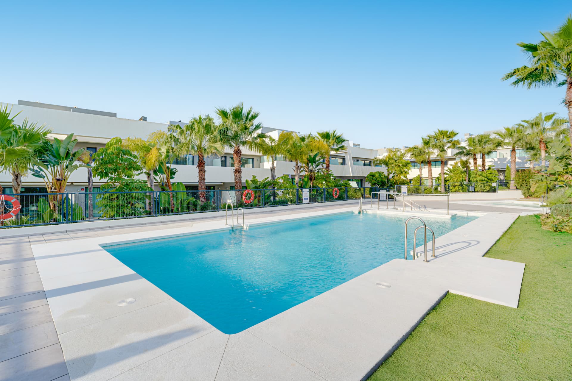 Exceptionell fyra sovrum radhus beläget i en exklusiv gated community i La Cala De Mijas