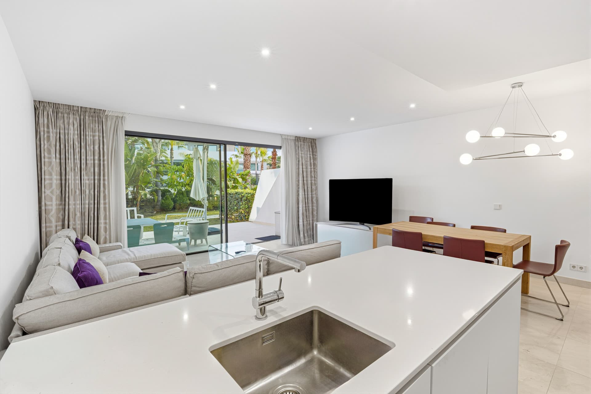 Exceptionell fyra sovrum radhus beläget i en exklusiv gated community i La Cala De Mijas