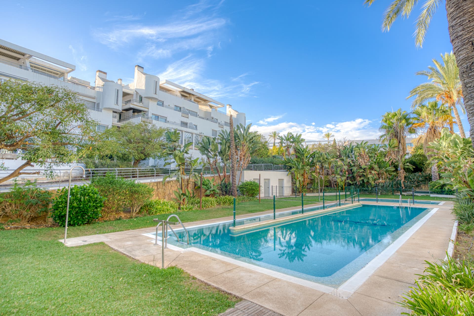 Fantastic west-facing duplex penthouse with solarium and stunning sunset views in La Cala Golf Resort, Mijas Costa