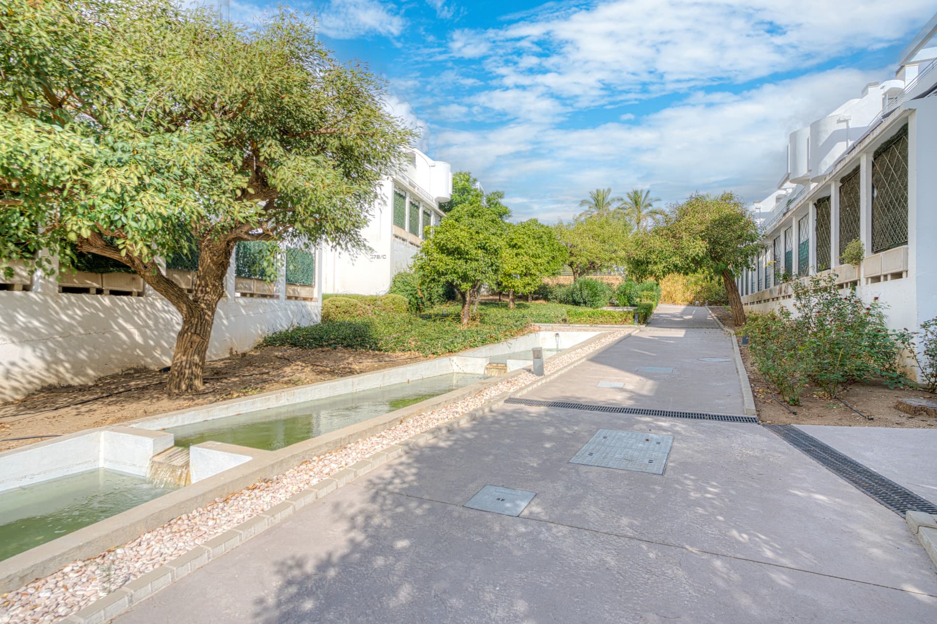 Fantastic west-facing duplex penthouse with solarium and stunning sunset views in La Cala Golf Resort, Mijas Costa