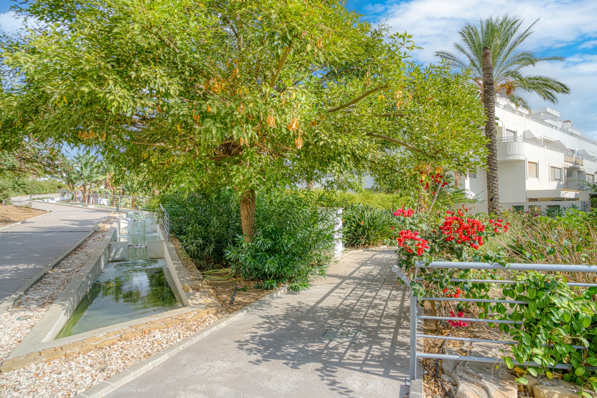 Fantastic west-facing duplex penthouse with solarium and stunning sunset views in La Cala Golf Resort, Mijas Costa