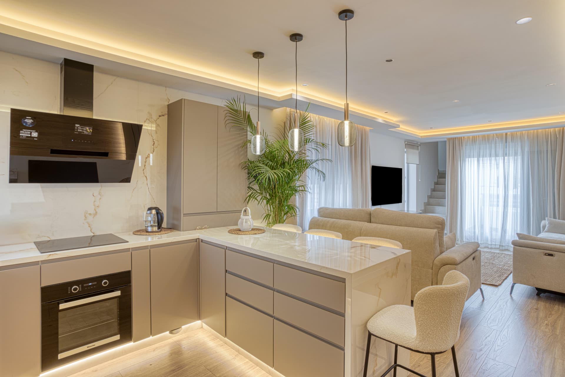 Fantastic west-facing duplex penthouse with solarium and stunning sunset views in La Cala Golf Resort, Mijas Costa
