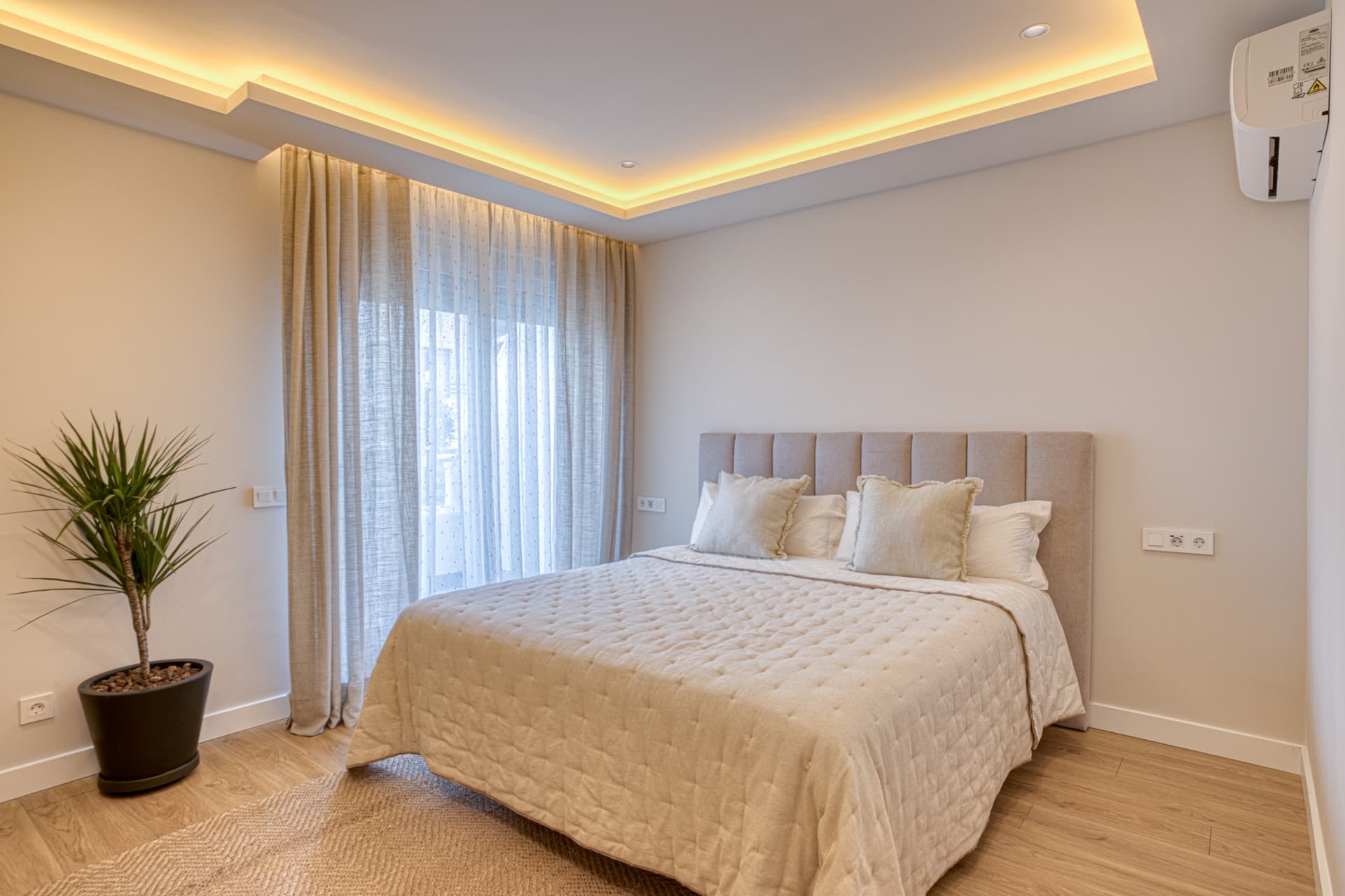 Fantastic west-facing duplex penthouse with solarium and stunning sunset views in La Cala Golf Resort, Mijas Costa