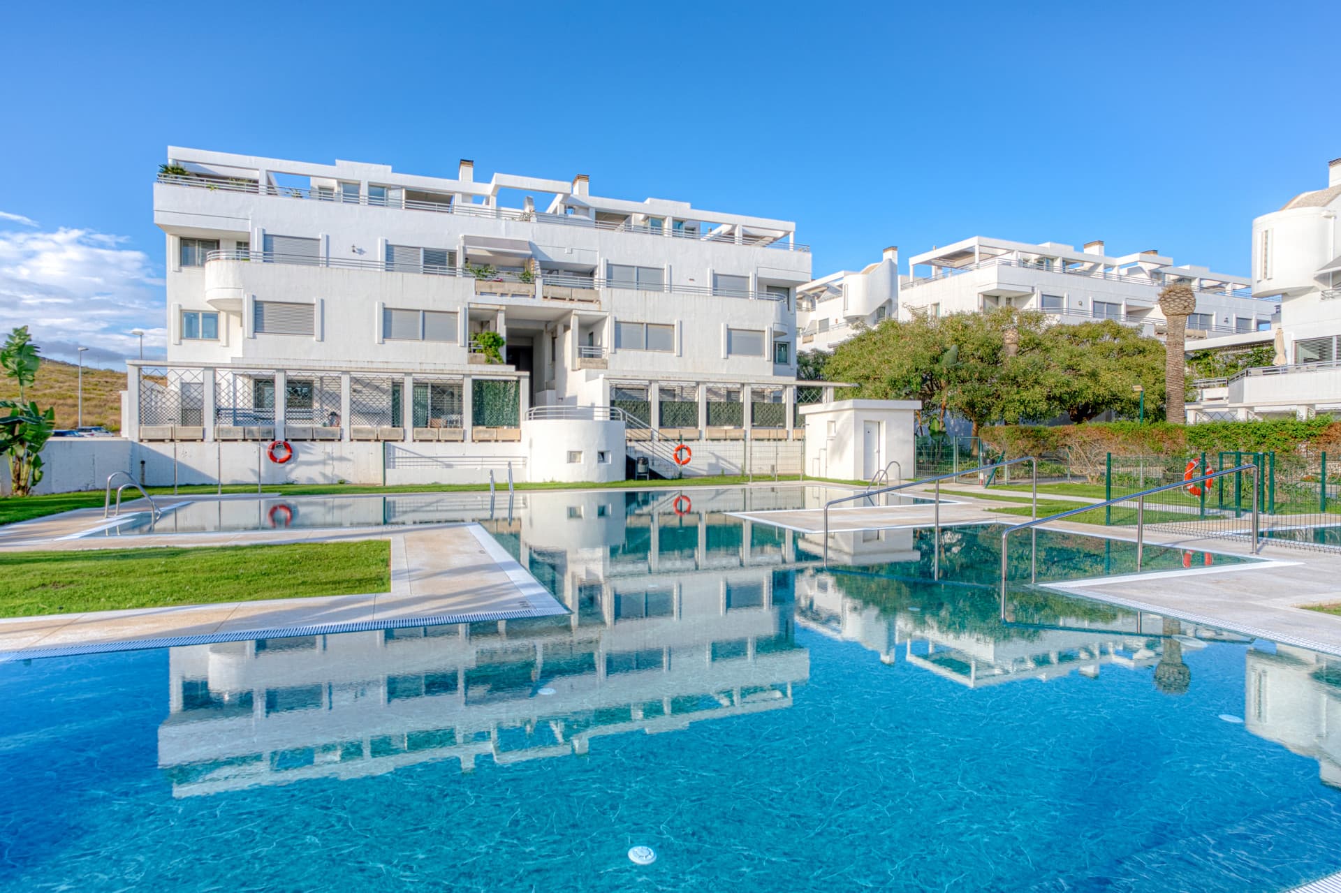 Fantastic west-facing duplex penthouse with solarium and stunning sunset views in La Cala Golf Resort, Mijas Costa