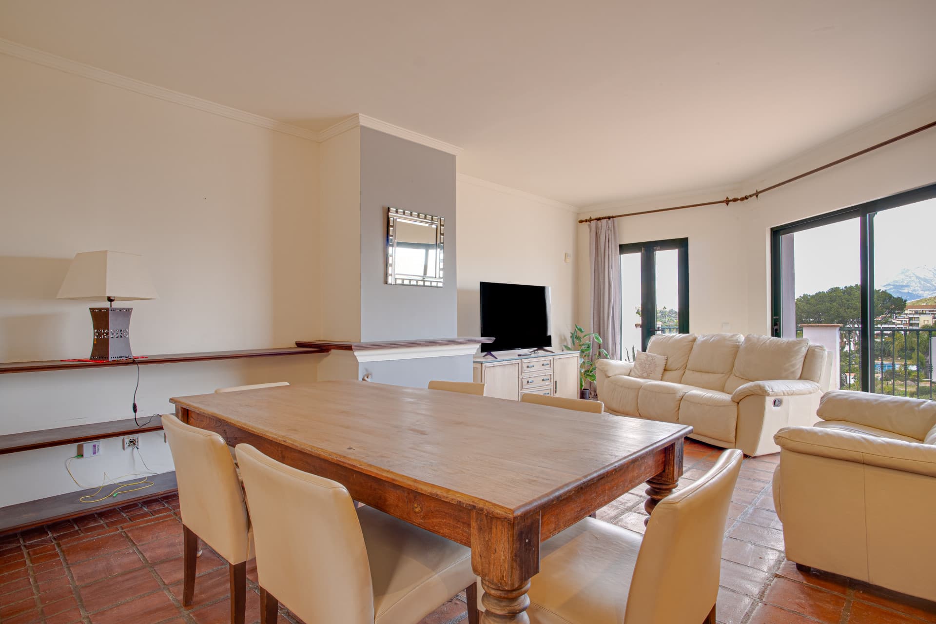 Lovely three-bedroom semi detached Villa in a gated community of Riviera Del Sol