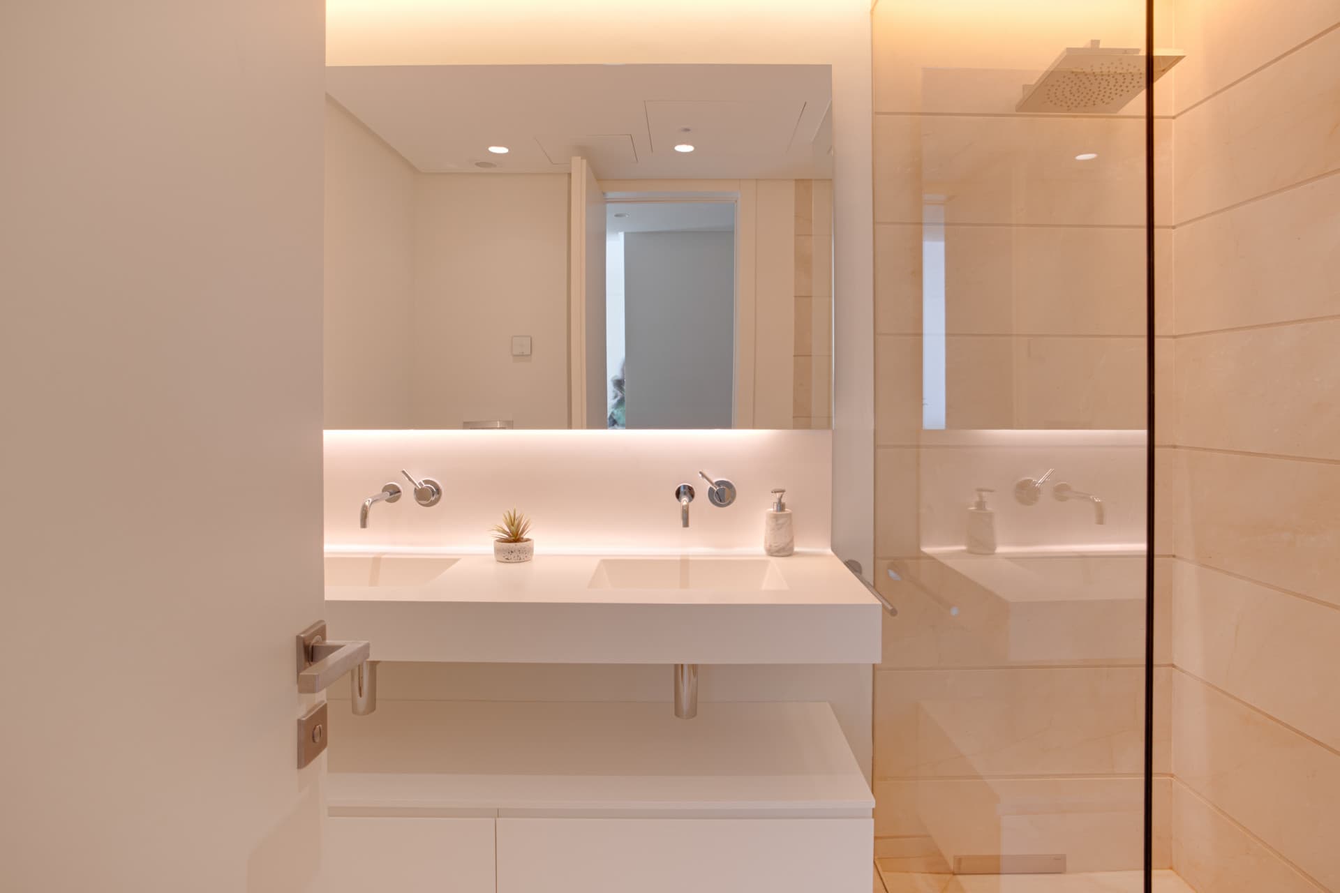 Beautiful two bedroom, south east facing apartment located in the exclusive Urbanisation Palo Alto