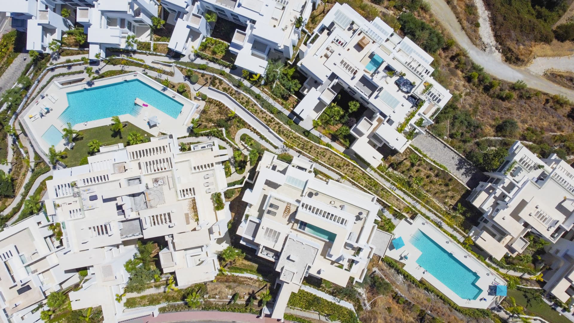 Beautiful two bedroom, south east facing apartment located in the exclusive Urbanisation Palo Alto