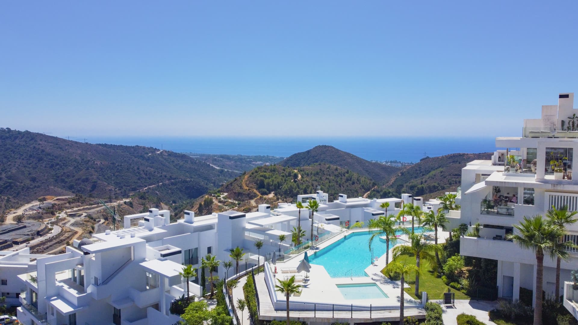 Beautiful two bedroom, south east facing apartment located in the exclusive Urbanisation Palo Alto