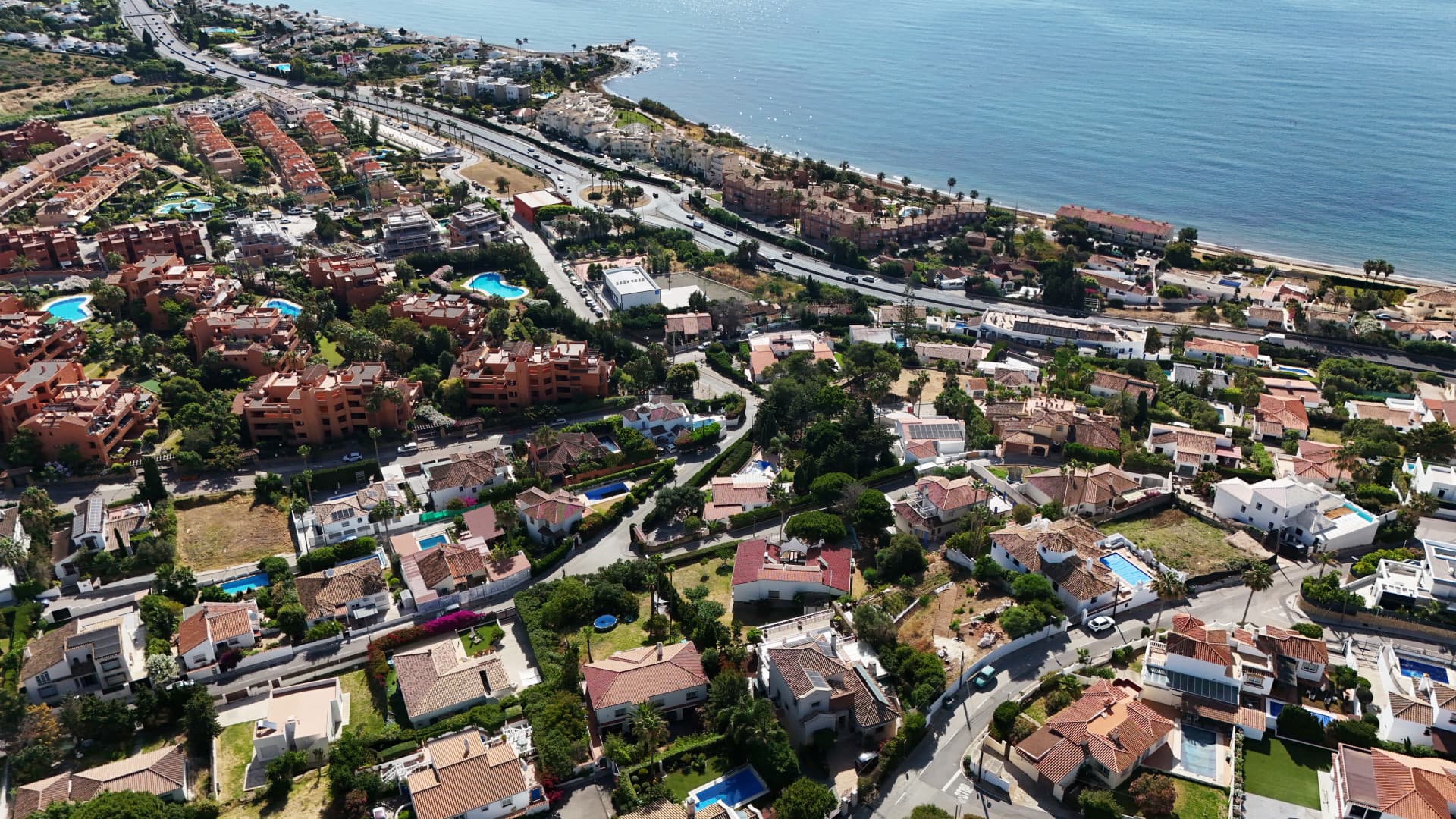 Mediterranean elegance: premium new-build villa in a prime location in the Estepona West area -