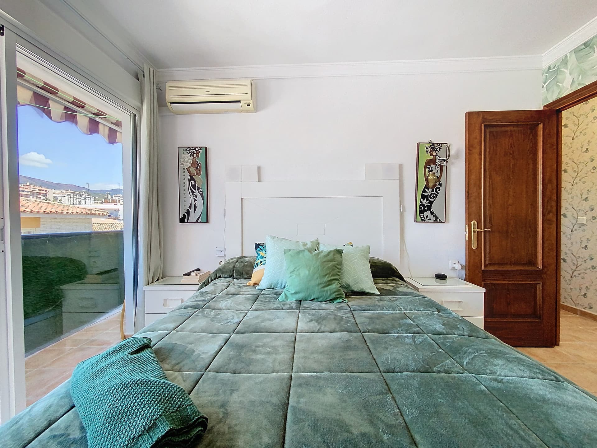 FANTASTIC 3 BEDROOM APARTMENT IN THE CENTER OF ESTEPONA