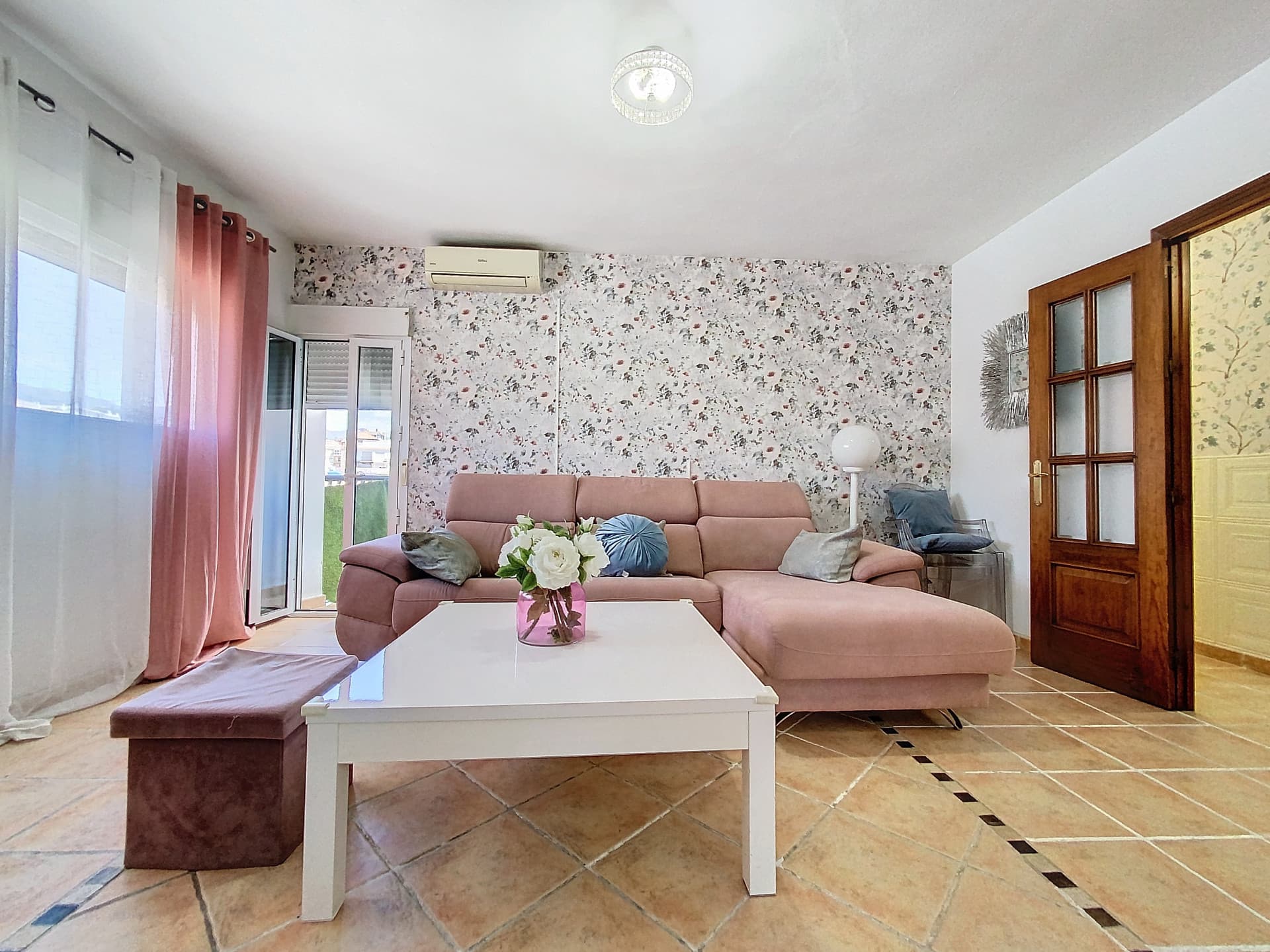 FANTASTIC 3 BEDROOM APARTMENT IN THE CENTER OF ESTEPONA