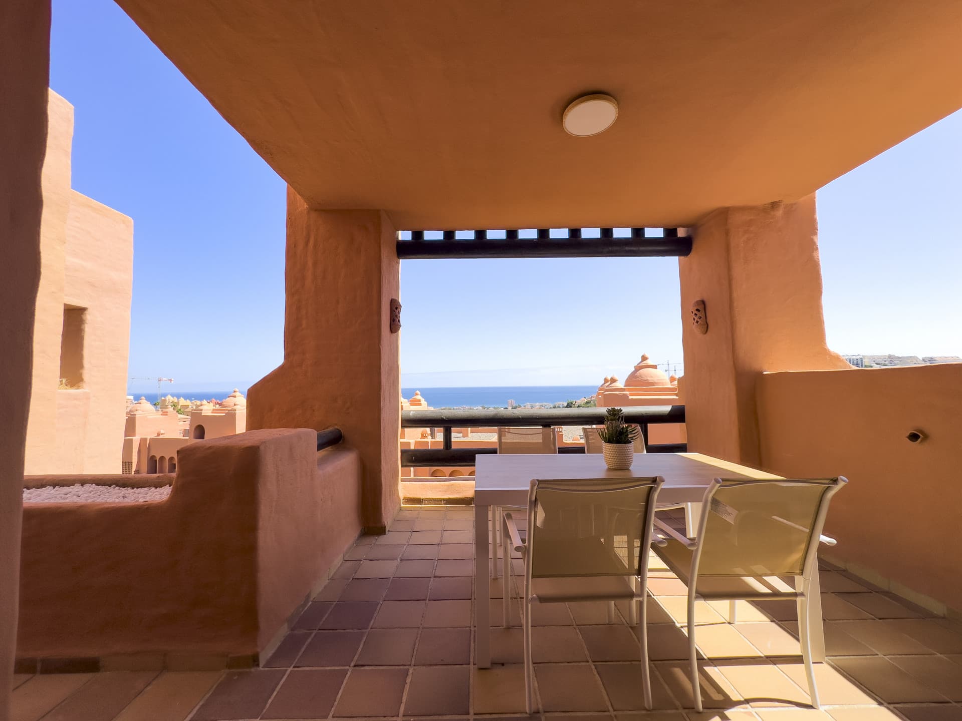 Stunning Frontline Sea Views