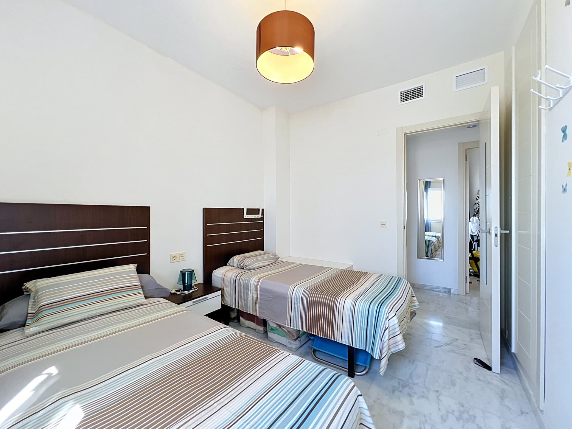 Stunning Penthouse with Rooftop Solarium and Panoramic Golf, Mountain & Sea Views in Valle Romano, Estepona