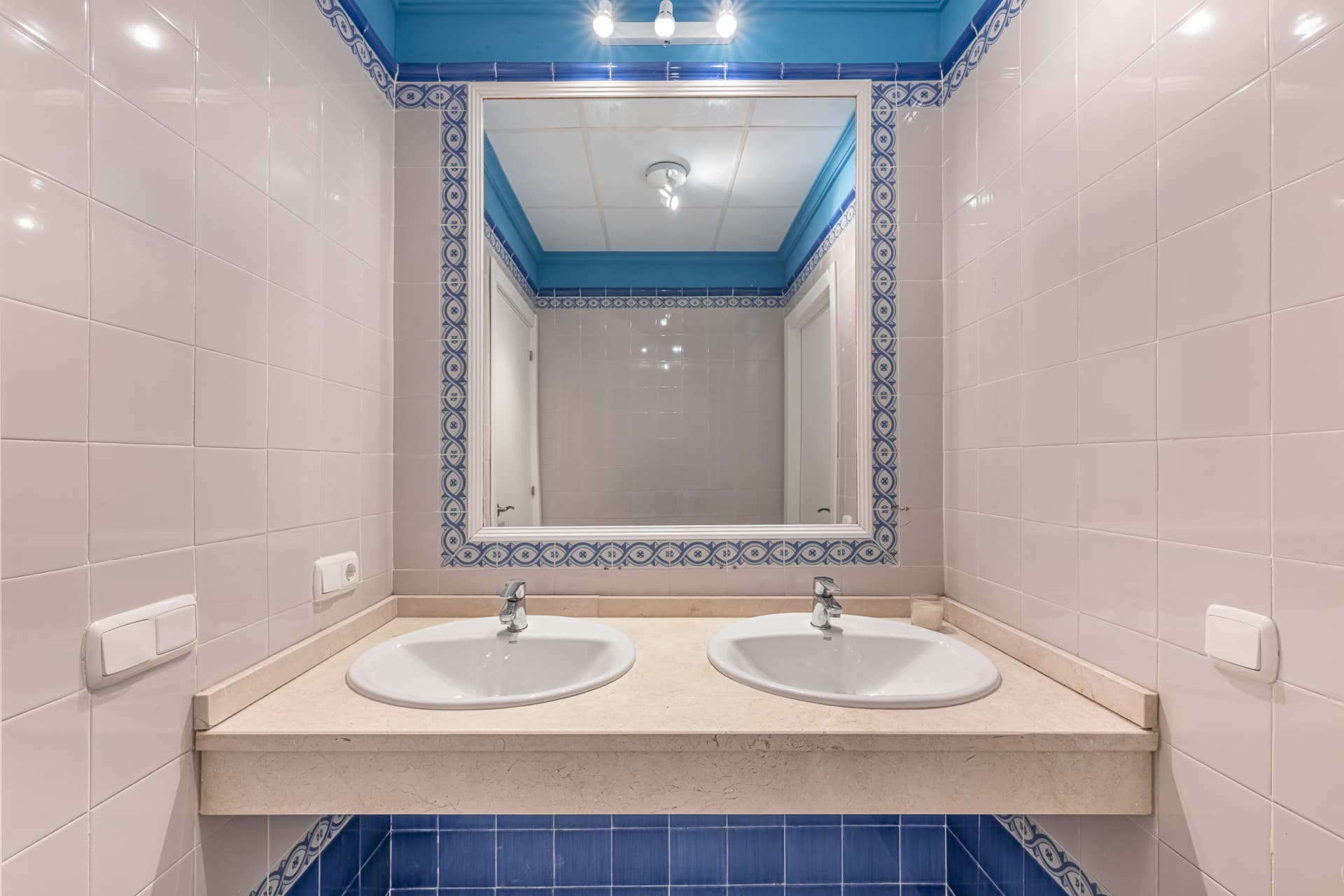 FIRST FLOOR APARTMENT WITH PANORAMIC VIEWS IN MANILVA! Great Opportunity on the COSTA DEL SOL!