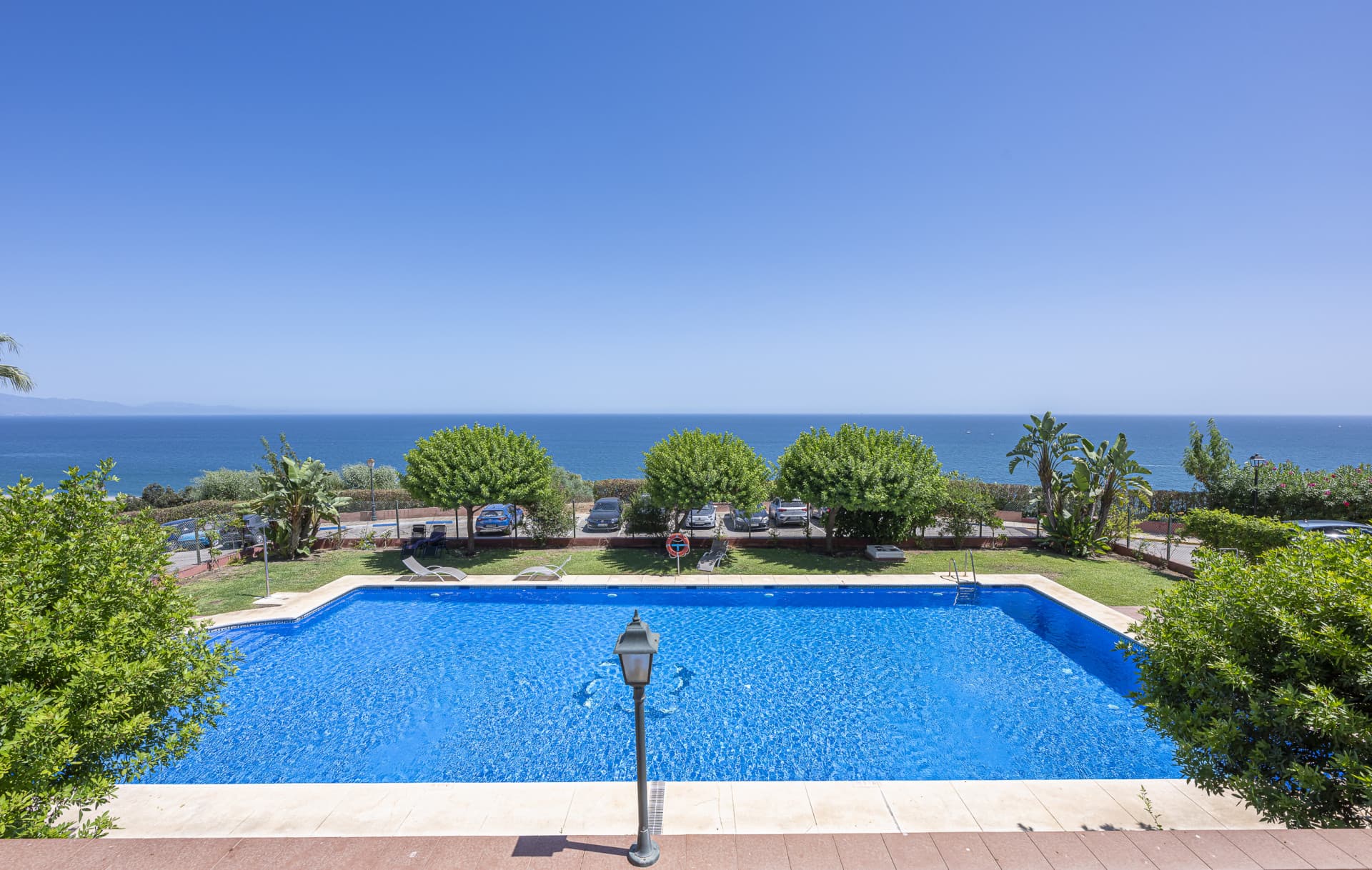 FIRST FLOOR APARTMENT WITH PANORAMIC VIEWS IN MANILVA! Great Opportunity on the COSTA DEL SOL!