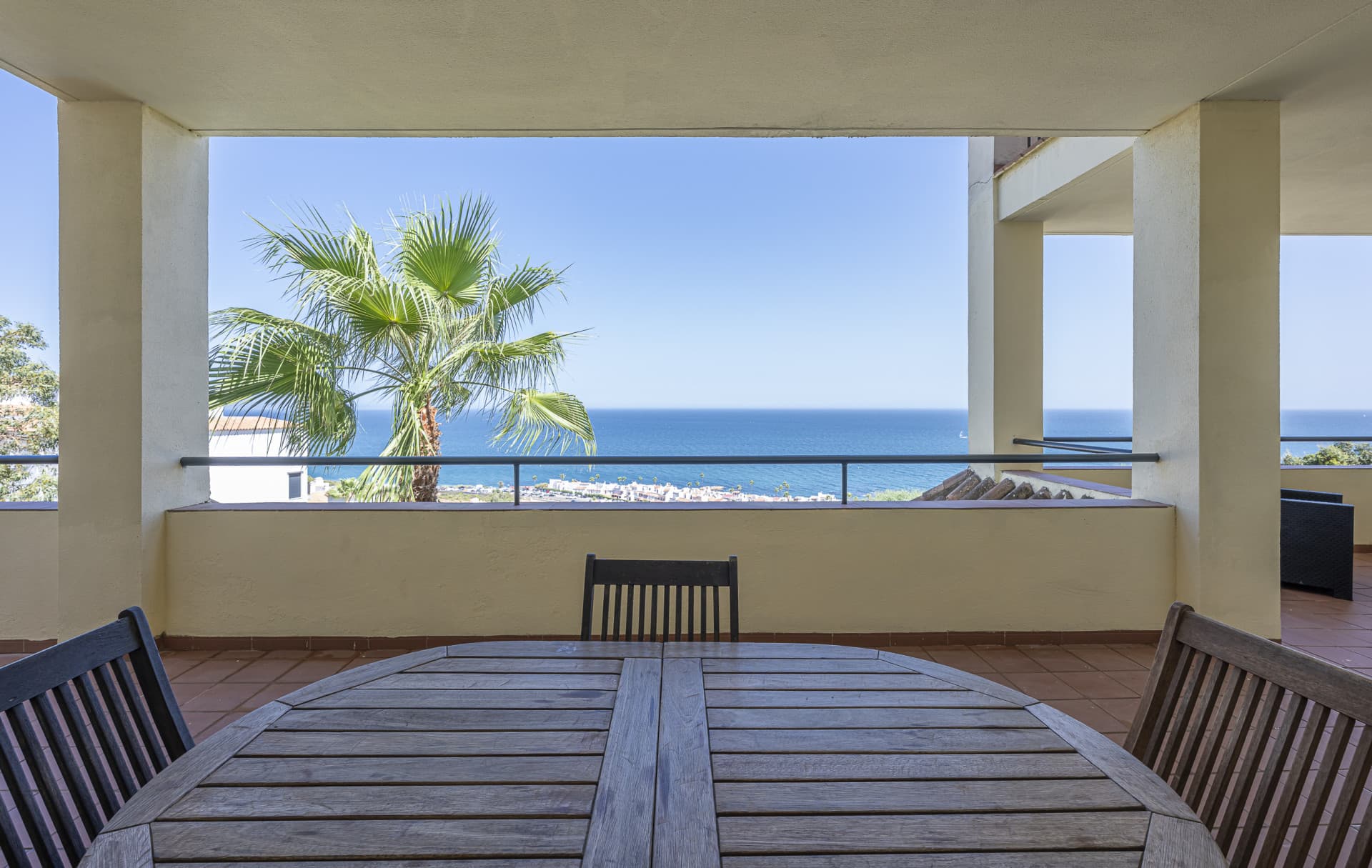 FIRST FLOOR APARTMENT WITH PANORAMIC VIEWS IN MANILVA! Great Opportunity on the COSTA DEL SOL!