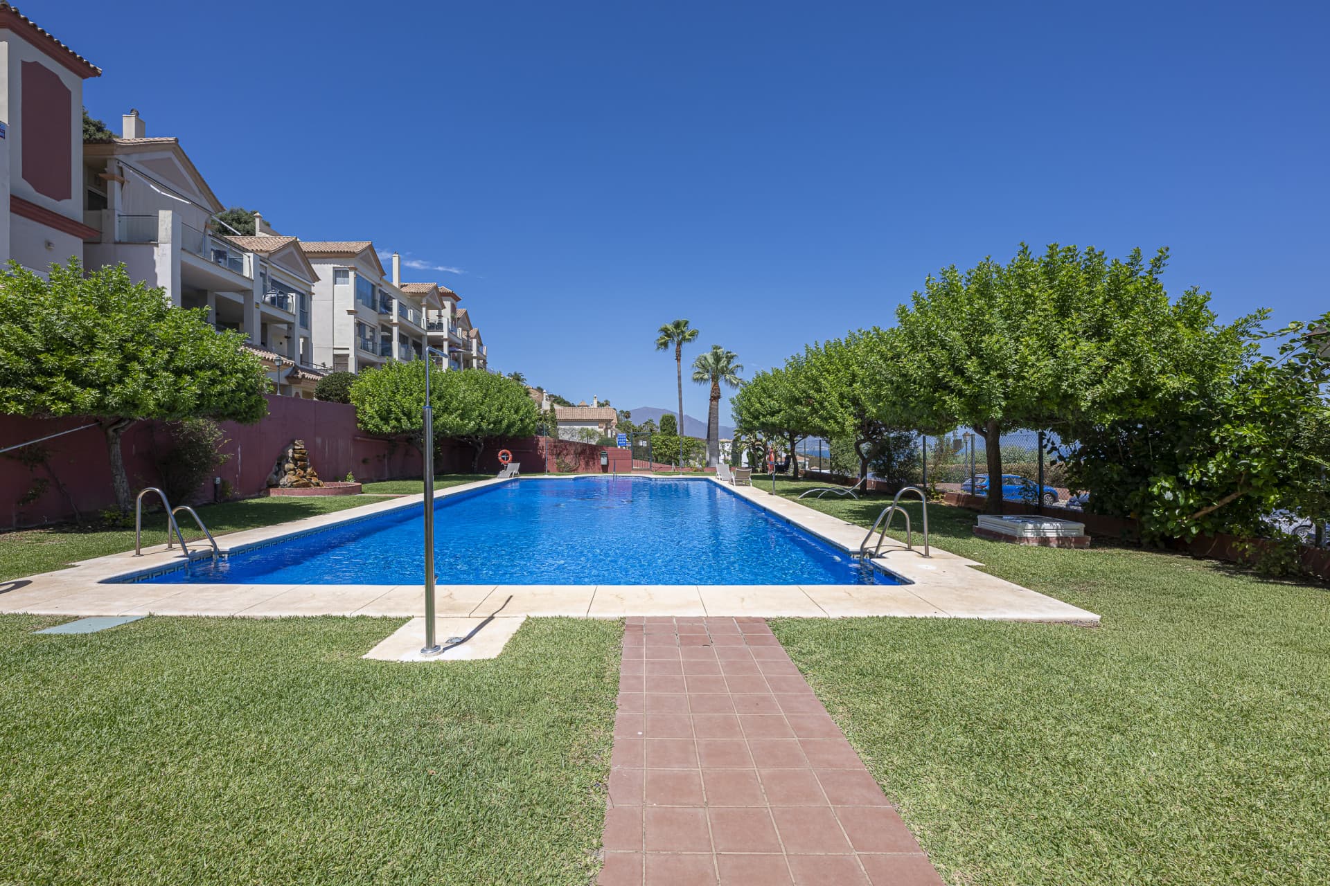 FIRST FLOOR APARTMENT WITH PANORAMIC VIEWS IN MANILVA! Great Opportunity on the COSTA DEL SOL!